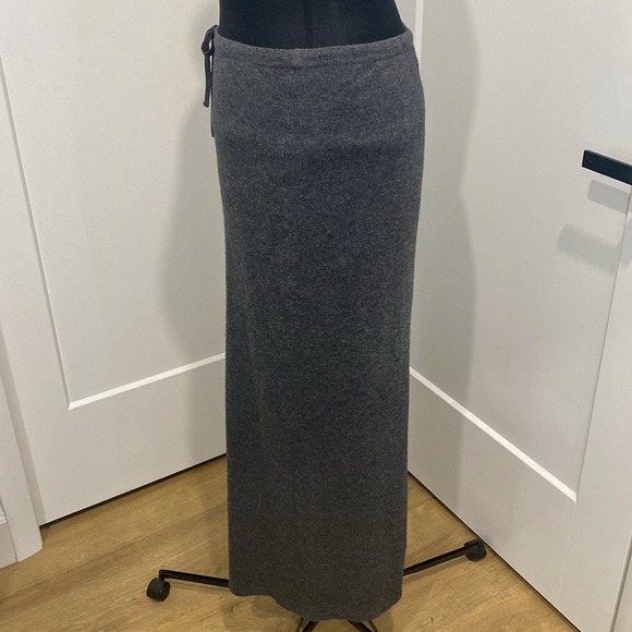 Cutter & Buck Solid Maxi Cashmere skirt , Charcoal Gray, Tie Front | Size Medium - Picture 4 of 10